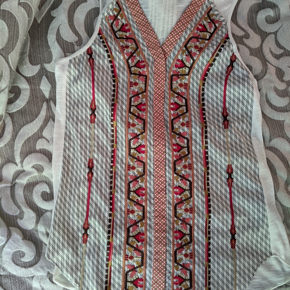 Anthropologie Ranna Gill Sleeveles Embroidered Top
